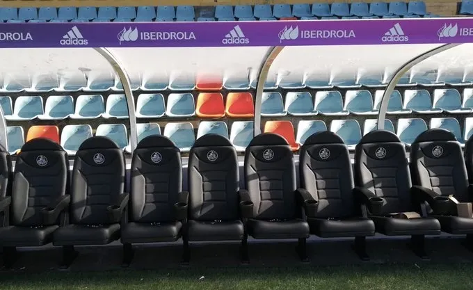 Foto 2 - El Helm&aacute;ntico se pone sus mejores galas para la Supercopa: nuevos banquillos a lo F&oacute;rmula 1,...