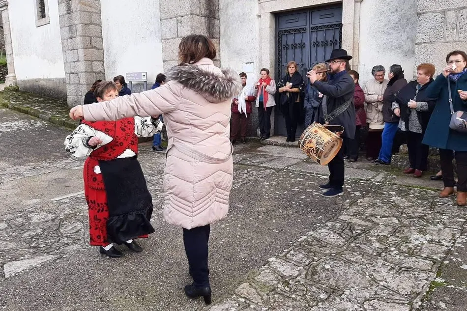 Foto 7 - Las mujeres de Vilvestre, las primeras en celebrar Santa &Aacute;gueda  