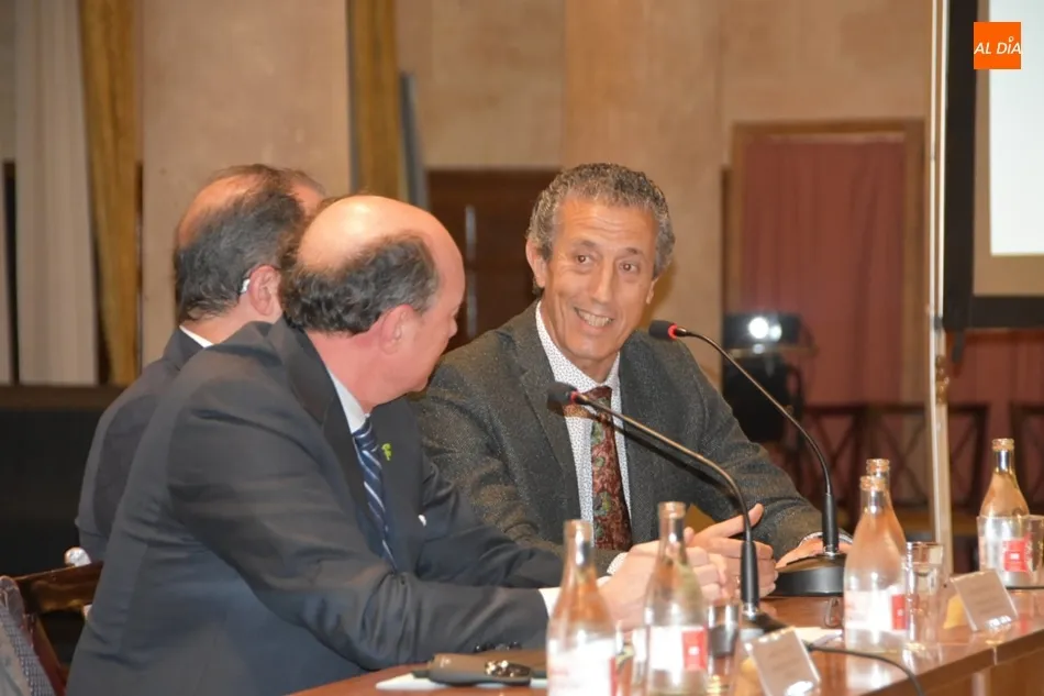 Foto 3 - Interesante conferencia sobre el valor del f&aacute;rmaco  