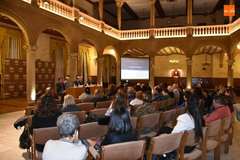 Conferencia en el Casino de Salamanca. Foto: Paula Zorita