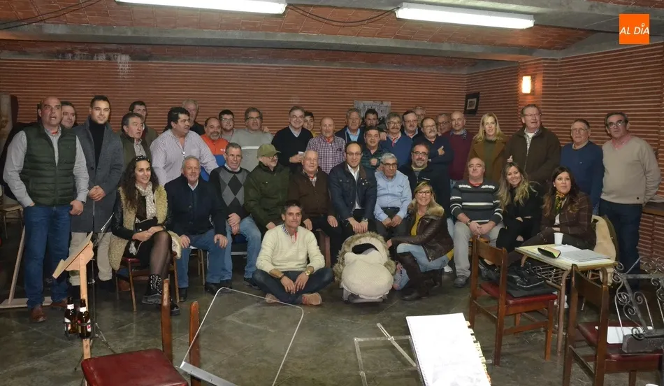 La Rondalla III Columnas encara la recta final de ensayos de sus coplas  