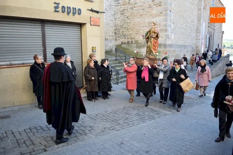 Procesión en honor a Santa Águeda en Alba de Tormes / Pedro Zaballos