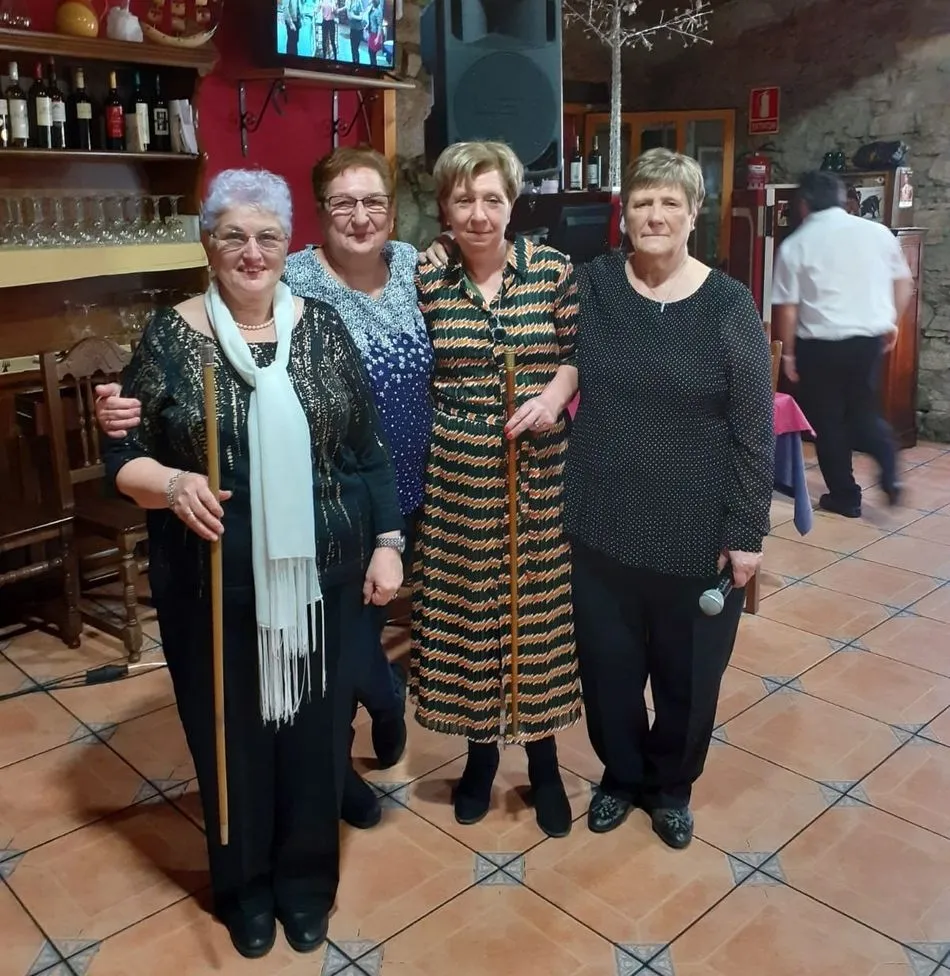 Foto 2 - Las mujeres de Ledesma toman el bast&oacute;n de mando y escoltan a Santa &Aacute;gueda  