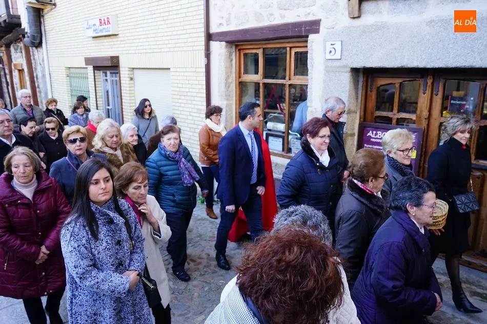 Foto 9 - Los vecinos de San Esteban rinden homenaje a Santa &Aacute;gueda