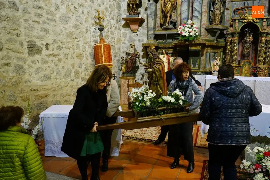 Foto 7 - Los vecinos de San Esteban rinden homenaje a Santa &Aacute;gueda