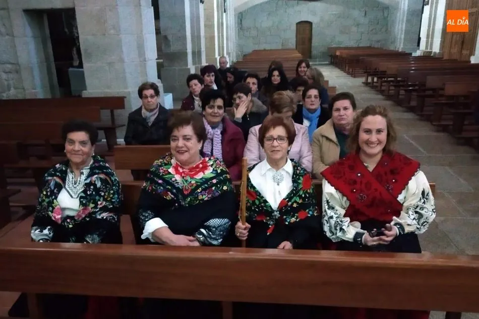 Foto 10 - Josefa Rebollo ejerce de aguedesa mayor en Barruecopardo tras recibir el bast&oacute;n municipal