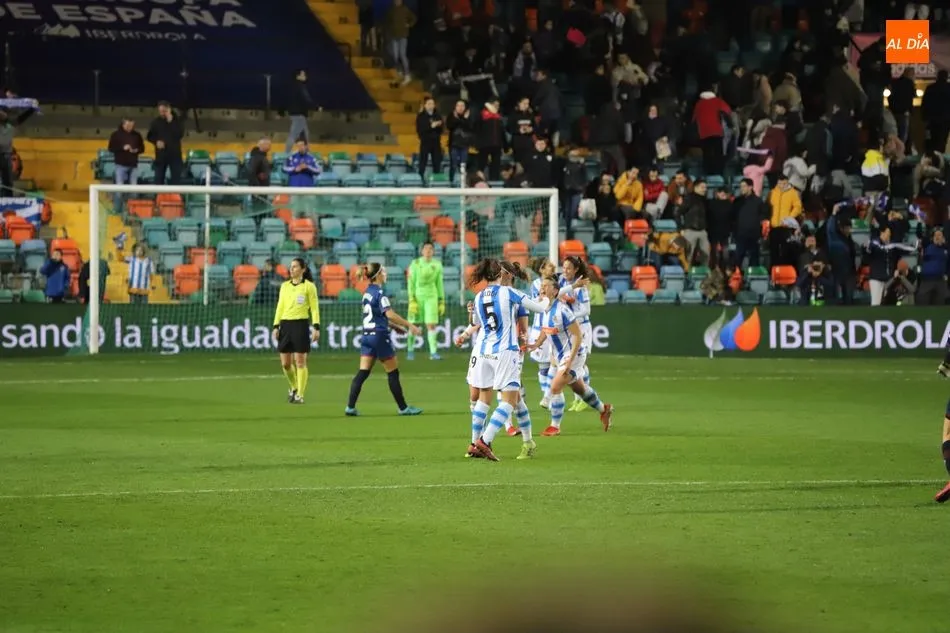 Foto 4 - La Real Sociedad da la sorpresa y vence al Levante en la primera semifinal de la Supercopa (1-0)