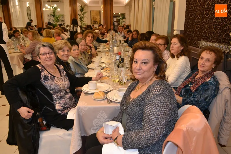 Foto 6 - Santa &Aacute;gueda reune alrededor de la mesa a 300 mujeres en Pe&ntilde;aranda