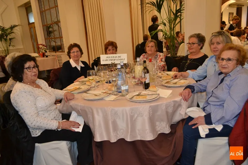 Foto 5 - Santa &Aacute;gueda reune alrededor de la mesa a 300 mujeres en Pe&ntilde;aranda