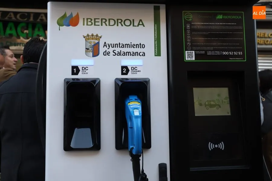 Foto 5 - Salamanca estrena en el paseo de la Estaci&oacute;n su primer punto de recarga r&aacute;pida para veh&iacute;culos...