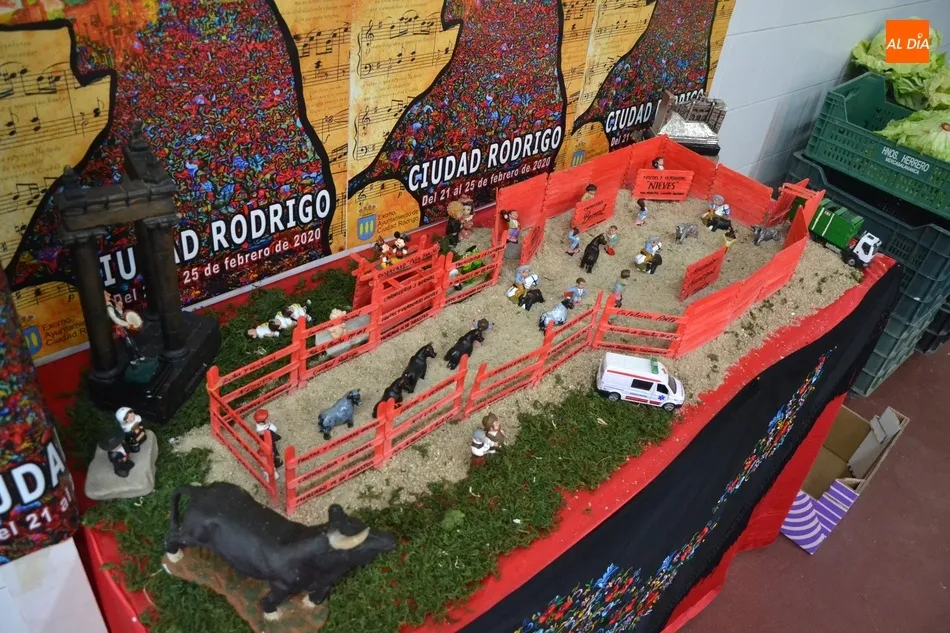 Foto 3 - El Mercado de Abastos ofrece el primer encierro del Carnaval 2020  