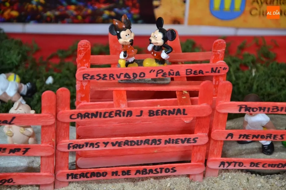 Foto 4 - El Mercado de Abastos ofrece el primer encierro del Carnaval 2020  