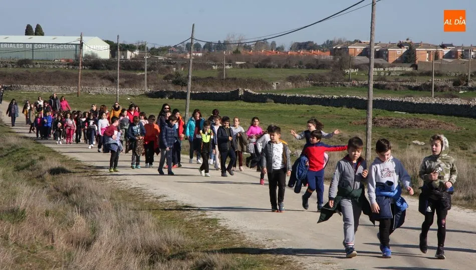 El recorrido estuvo comprendido entre las instalaciones del centro educativo y las pistas de atletismo / CORRAL