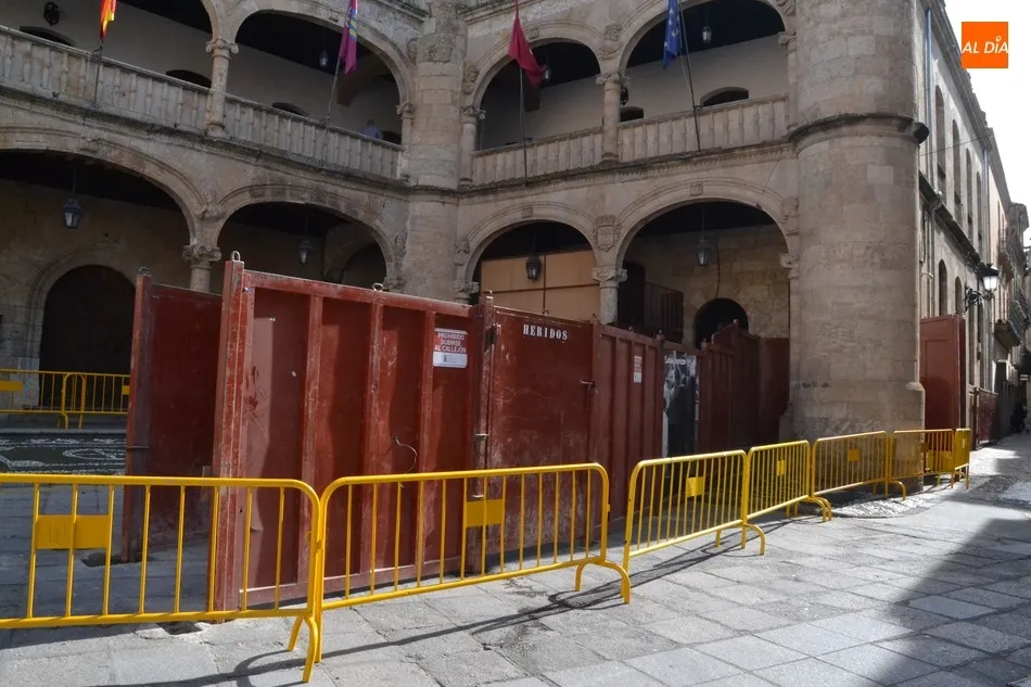 Foto 4 - Desplegado el callej&oacute;n que conduce al rect&aacute;ngulo m&aacute;gico  