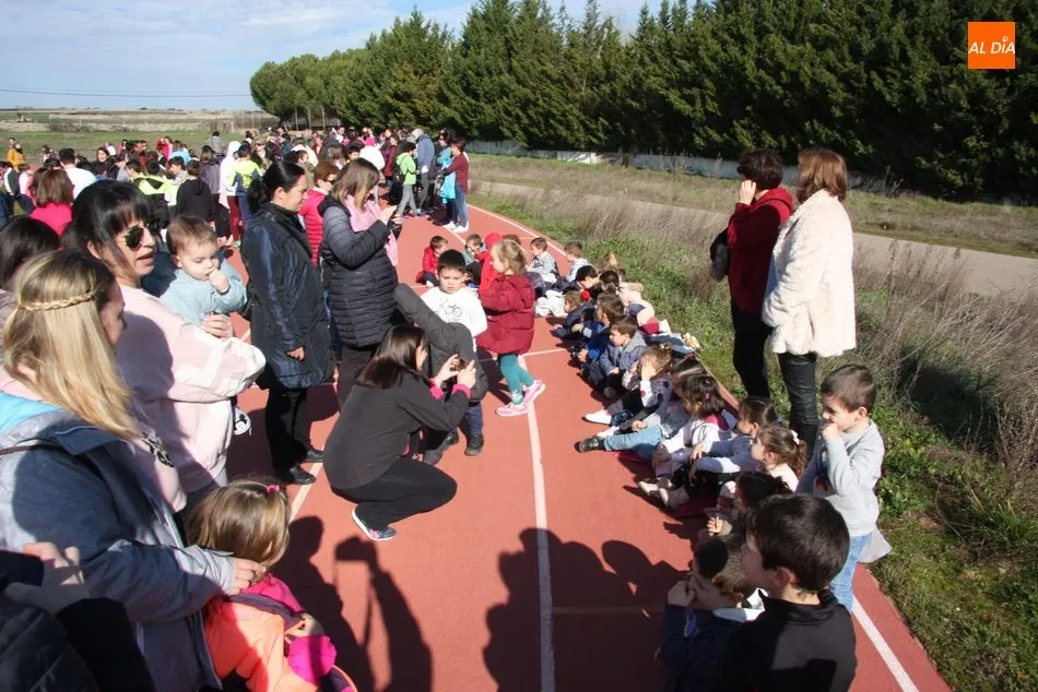 Foto 6 - El CEIP Manuel Moreno Blanco realiza en Vitigudino un cross solidario a favor de la HEPA  