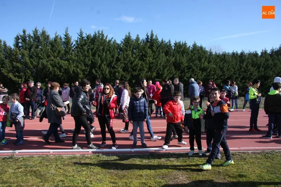 Foto 5 - El CEIP Manuel Moreno Blanco realiza en Vitigudino un cross solidario a favor de la HEPA  