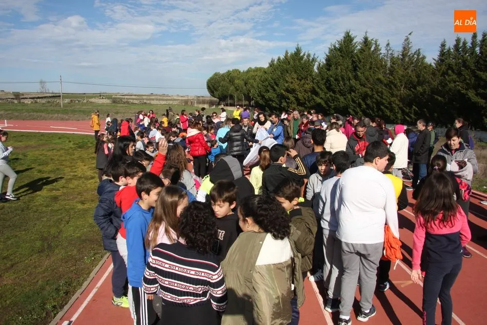 Foto 2 - El CEIP Manuel Moreno Blanco realiza en Vitigudino un cross solidario a favor de la HEPA  