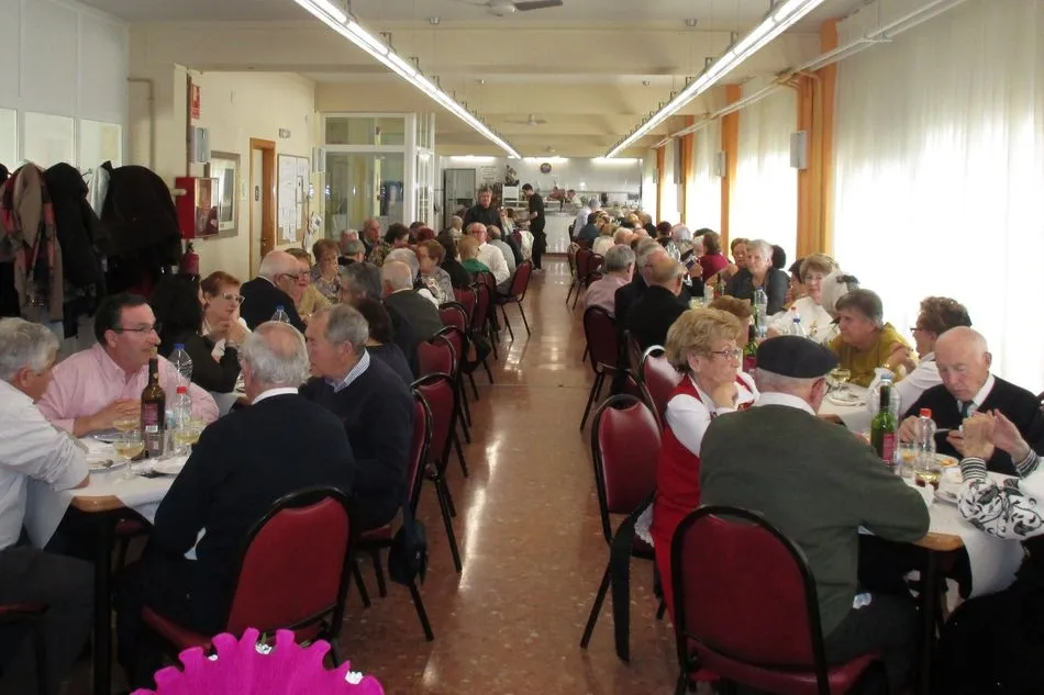 Foto 3 - Unas 110 personas celebran las &Aacute;guedas en el Centro de D&iacute;a de Mayores