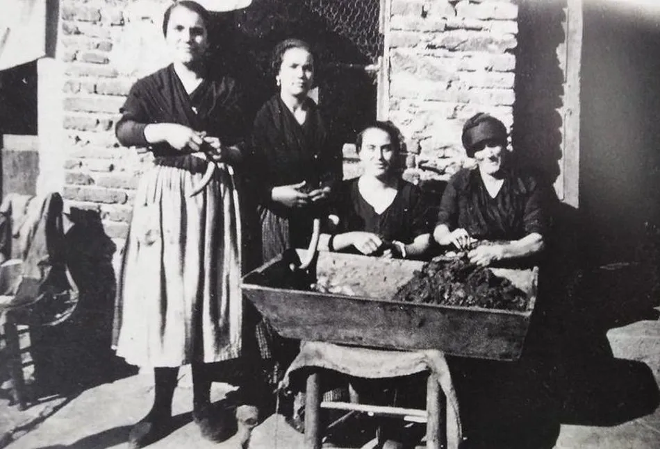 Tras el despiece del cerdo, la matanza pasaba a las manos de las mujeres