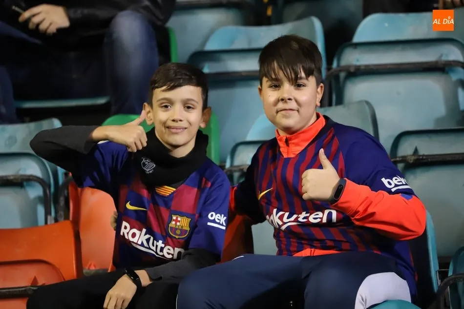 Foto 10 - El Atleti &ndash;&nbsp;Barcelona mejora el ambiente de la Supercopa Femenina con m&aacute;s de 7.000 espectadores ...