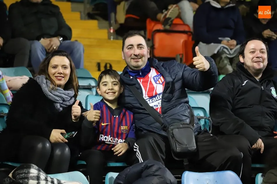 Foto 8 - El Atleti &ndash;&nbsp;Barcelona mejora el ambiente de la Supercopa Femenina con m&aacute;s de 7.000 espectadores ...