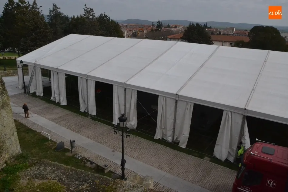 Foto 5 - La carpa del Paseo Fernando Arrabal cambia de orientaci&oacute;n  