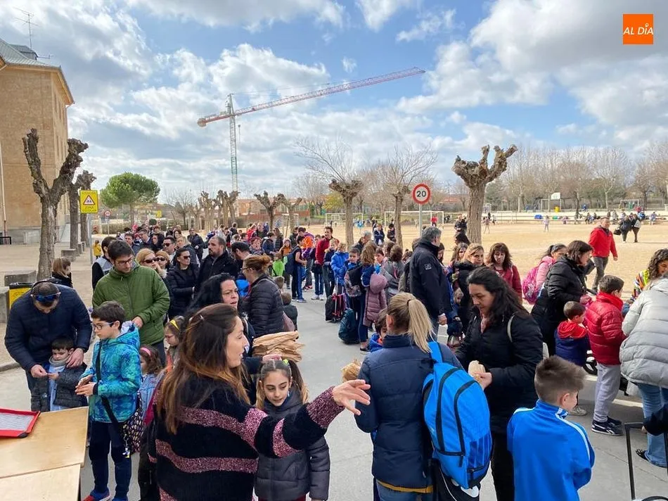 Foto 9 - El Colegio San Agust&iacute;n celebra una multitudinaria Operaci&oacute;n Bocata