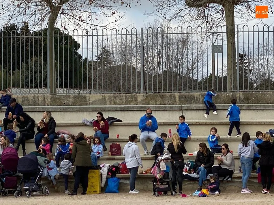 Foto 5 - El Colegio San Agust&iacute;n celebra una multitudinaria Operaci&oacute;n Bocata