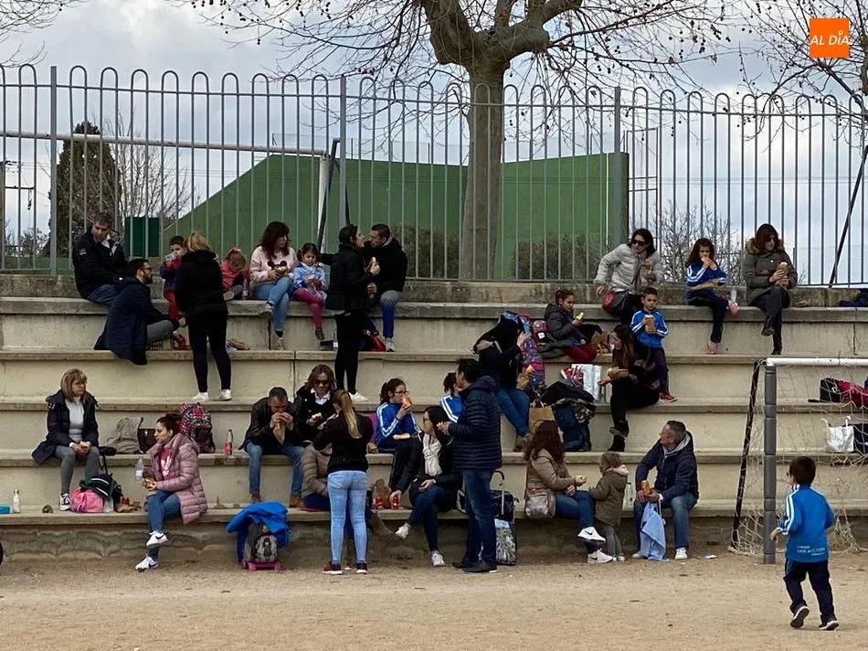 Foto 2 - El Colegio San Agust&iacute;n celebra una multitudinaria Operaci&oacute;n Bocata