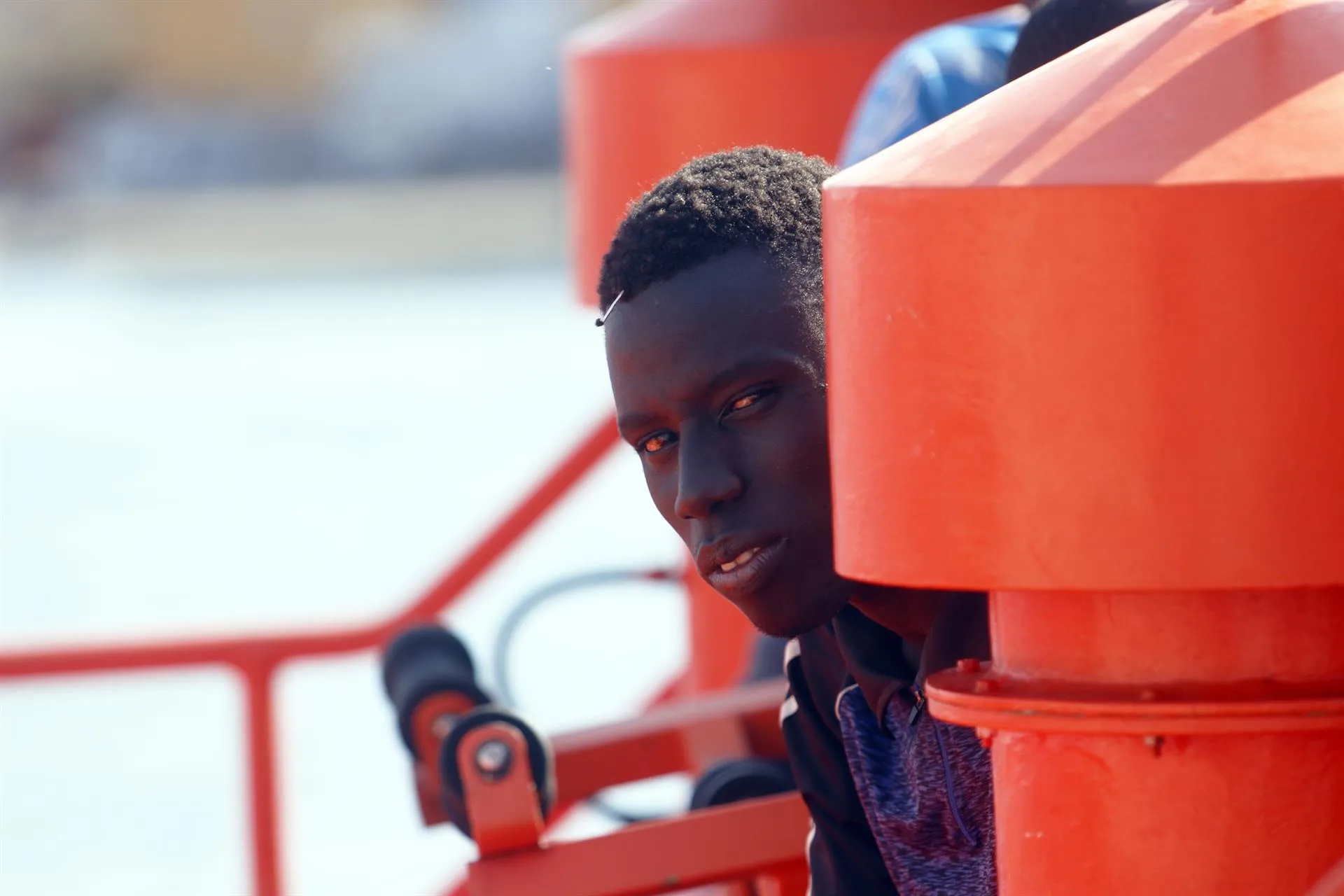 Una persona rescatada por Salvamento Marítimo en una imagen de archivo / Europa Press