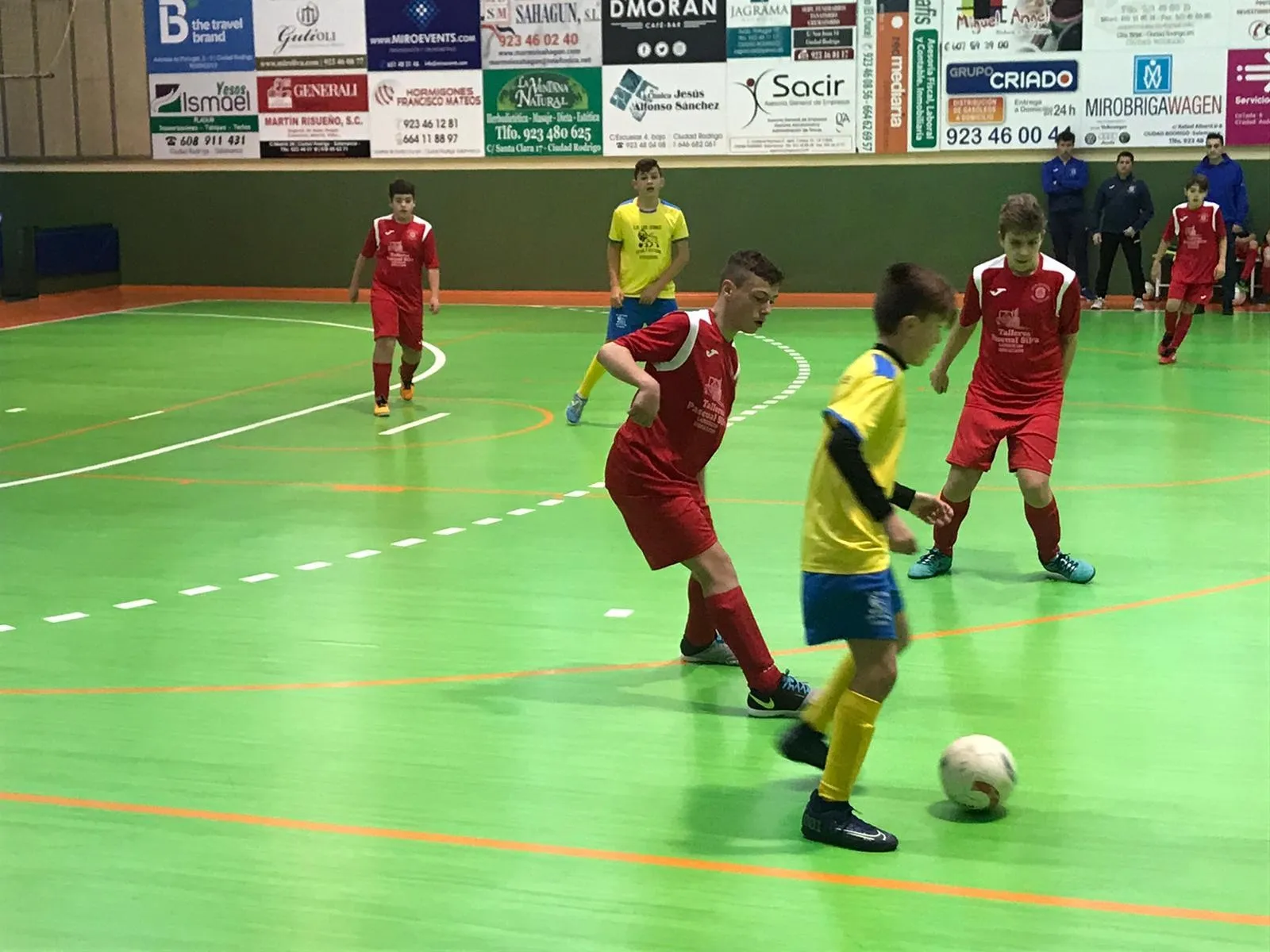 Foto 10 - El equipo infantil del CD Los Leones de Vitigudino se proclama en Ciudad Rodrigo campe&oacute;n de la 1&ordf; ...
