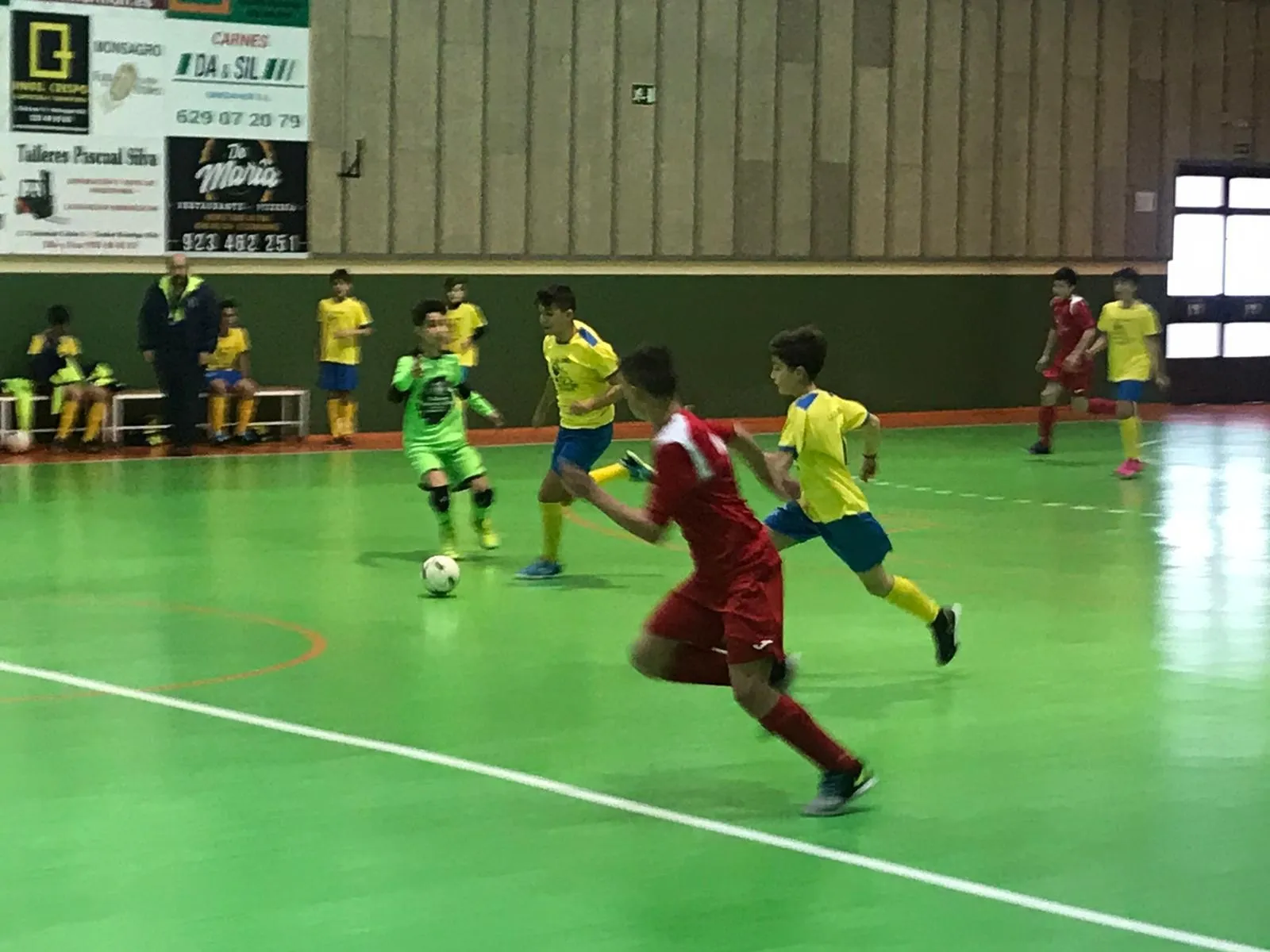 Foto 8 - El equipo infantil del CD Los Leones de Vitigudino se proclama en Ciudad Rodrigo campe&oacute;n de la 1&ordf; ...