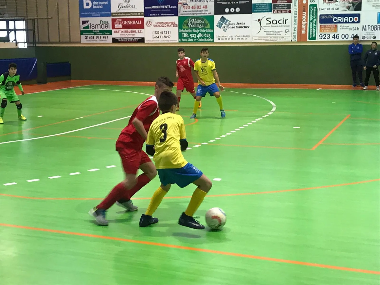 Foto 7 - El equipo infantil del CD Los Leones de Vitigudino se proclama en Ciudad Rodrigo campe&oacute;n de la 1&ordf; ...
