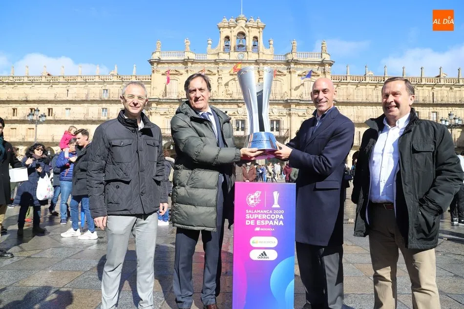 Foto 10 - El Barcelona y la Real Sociedad pelean por la primera Supercopa Femenina de la historia