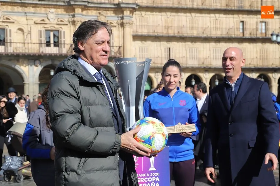 Foto 2 - El Barcelona y la Real Sociedad pelean por la primera Supercopa Femenina de la historia
