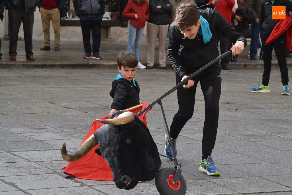 Foto 11 - La Escuela de Tauromaquia brinda los primeros lances en la Plaza Mayor del Carnaval 2020  
