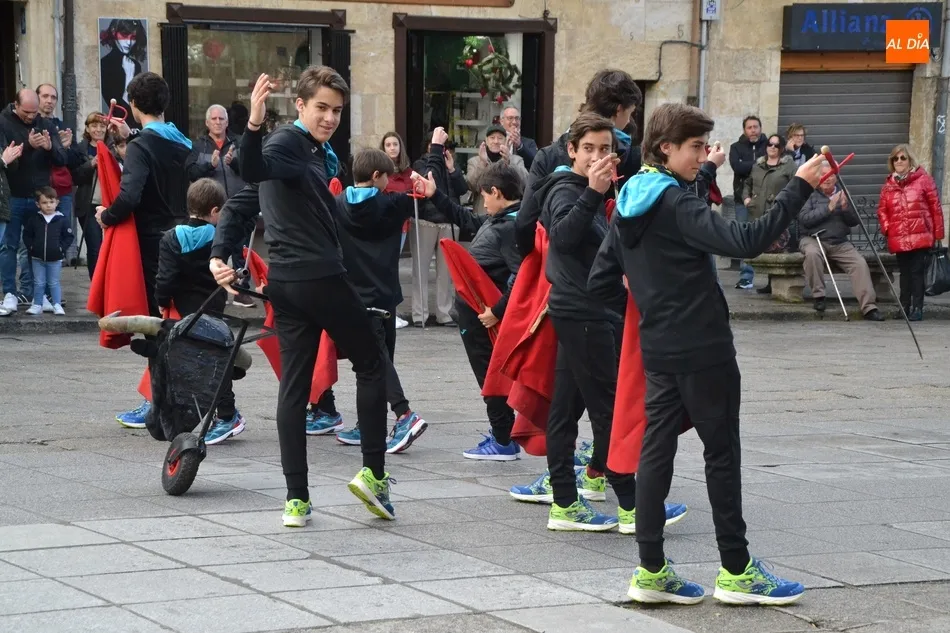 Foto 3 - La Escuela de Tauromaquia brinda los primeros lances en la Plaza Mayor del Carnaval 2020  