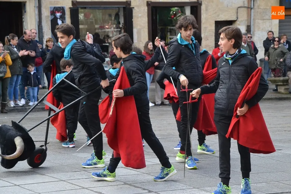 Foto 2 - La Escuela de Tauromaquia brinda los primeros lances en la Plaza Mayor del Carnaval 2020  