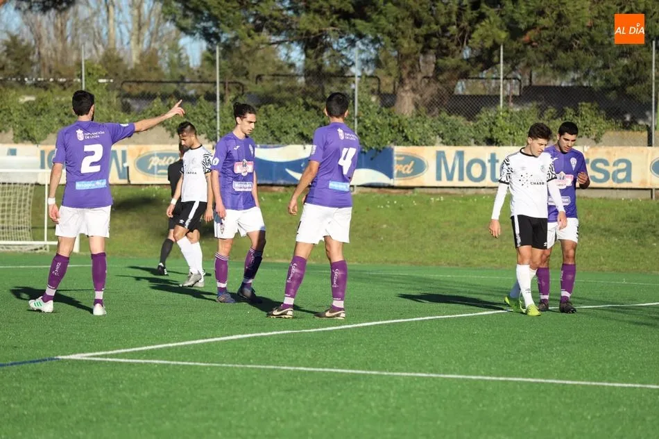 Foto 4 - Javi Medina salva los muebles de un Salamanca UDS &lsquo;B&rsquo; con solo 14 convocados (1-1)