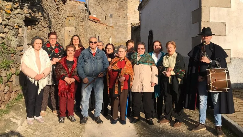 Manuela Torres Pérez, toma el mando en Guadramiro tras recibir el bastón municipal  
