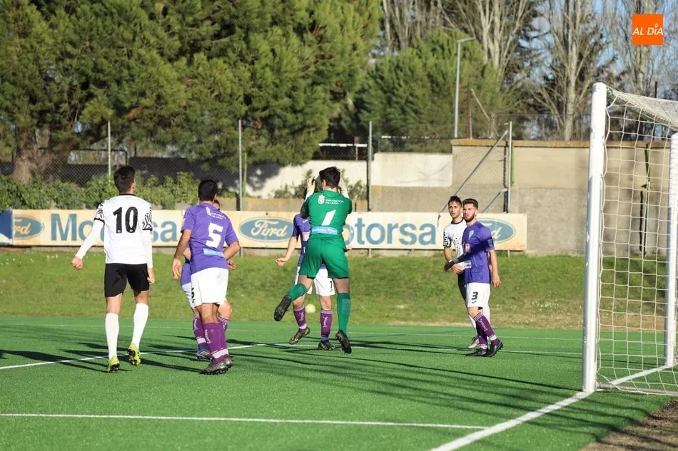 Foto 10 - Javi Medina salva los muebles de un Salamanca UDS &lsquo;B&rsquo; con solo 14 convocados (1-1)