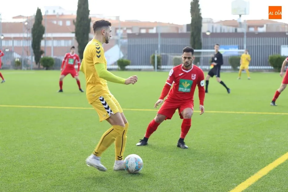 Foto 11 - Antonio Paz y Garrido le dan la vida al Pe&ntilde;aranda en la remontada frente a la UVA (2-1)