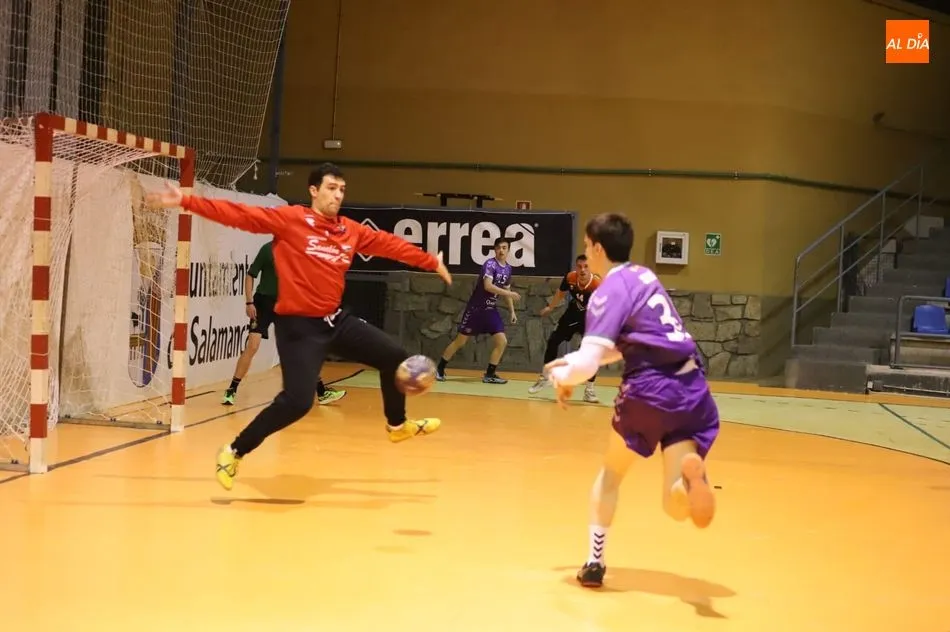 Foto 9 - El BM Salamanca gana en casa al Guadalajara (24-22)