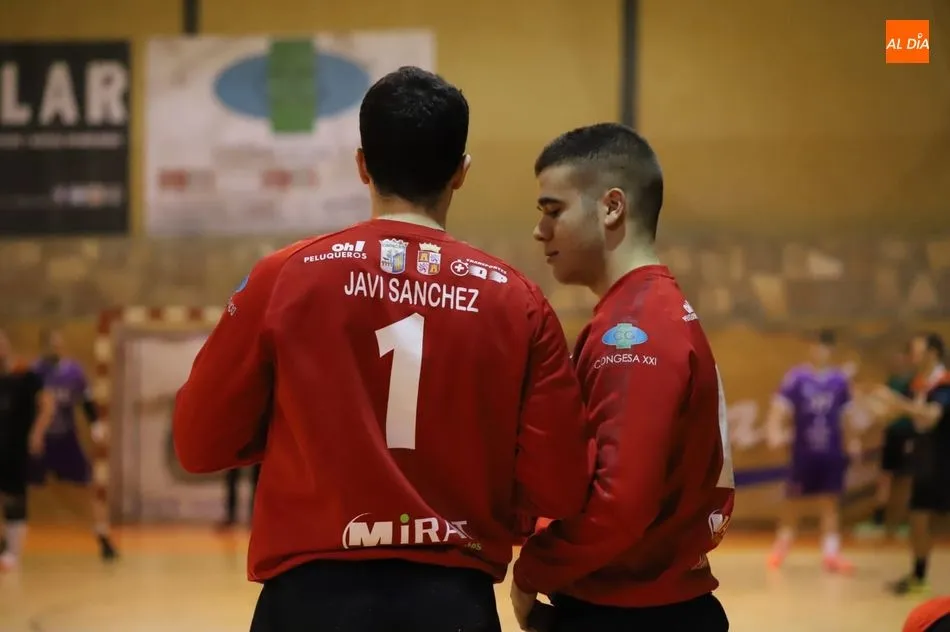 Foto 8 - El BM Salamanca gana en casa al Guadalajara (24-22)