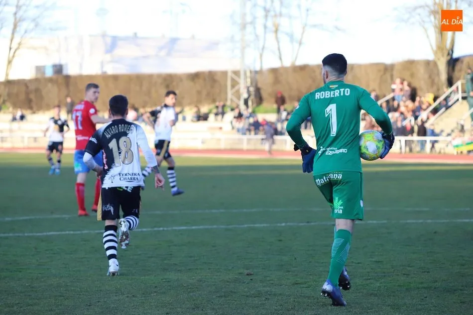 Foto 10 - Unionistas salva un punto en un mal partido ante el Calahorra (2-2)