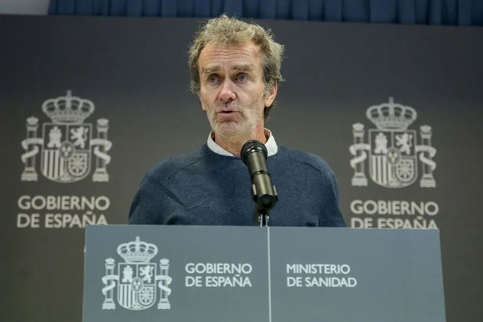 El director del Centro de Coordinación de Alertas y Emergencias Sanitarias del Ministerio de Sanidad, Fernando Simón, comparece en una rueda de prensa tras confirmarse que hay un caso de coronavirus en Mallorca, en Madrid (España) a 9 de febrero de 2020.