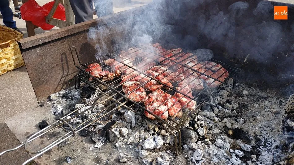 Foto 7 - Jos&eacute; Manuel Parada anima una gastron&oacute;mica matanza en Guijuelo