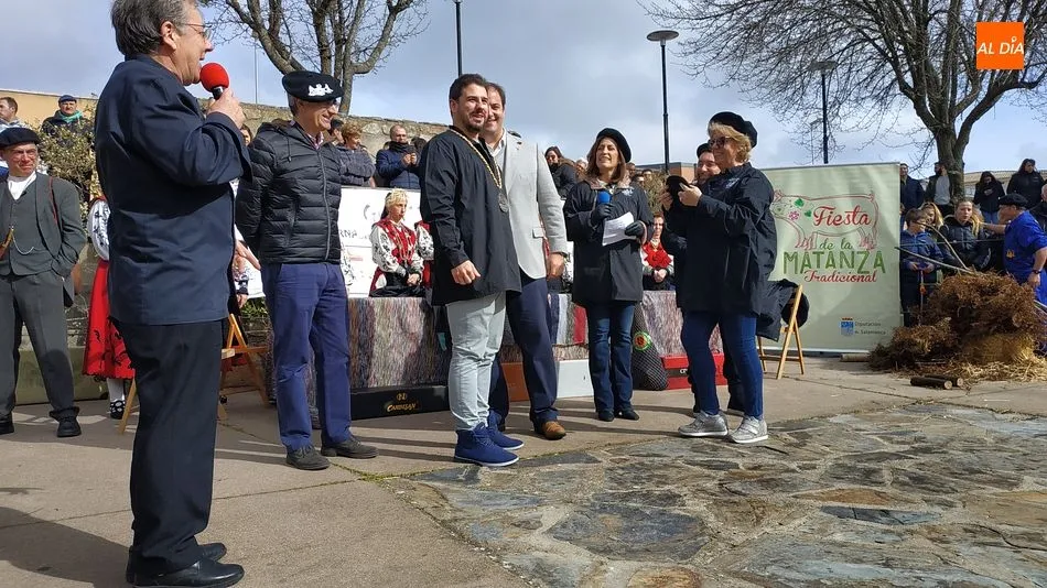 Foto 6 - Jos&eacute; Manuel Parada anima una gastron&oacute;mica matanza en Guijuelo