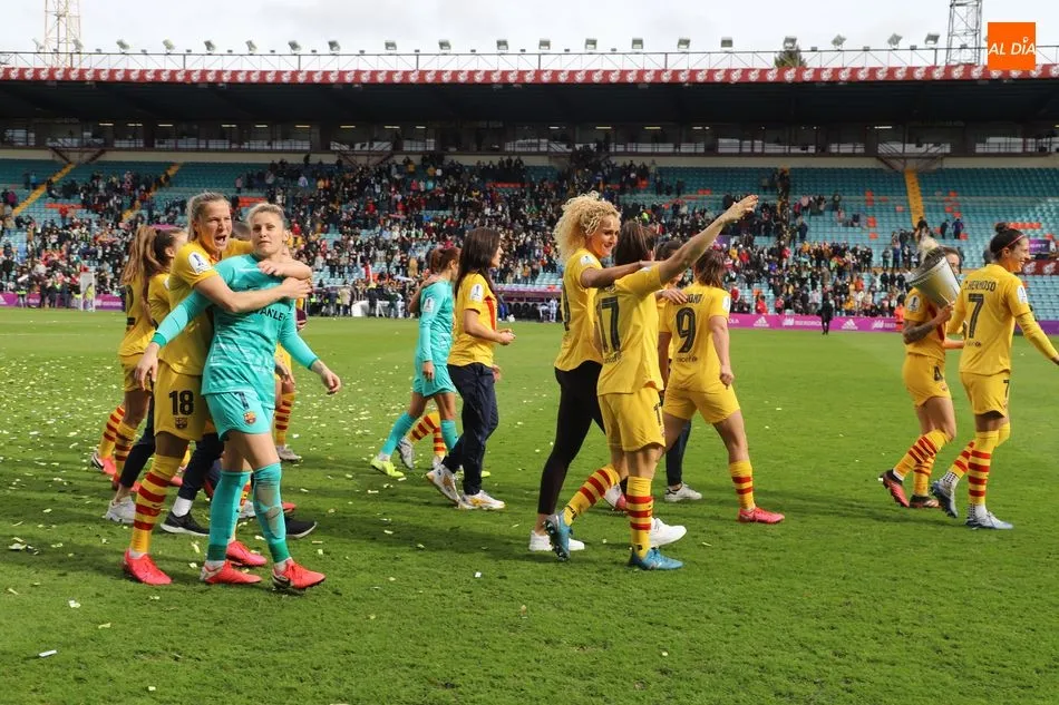 Foto 6 - El Barcelona se corona campe&oacute;n de la primera Supercopa Femenina tras desmontar a la Real Sociedad...
