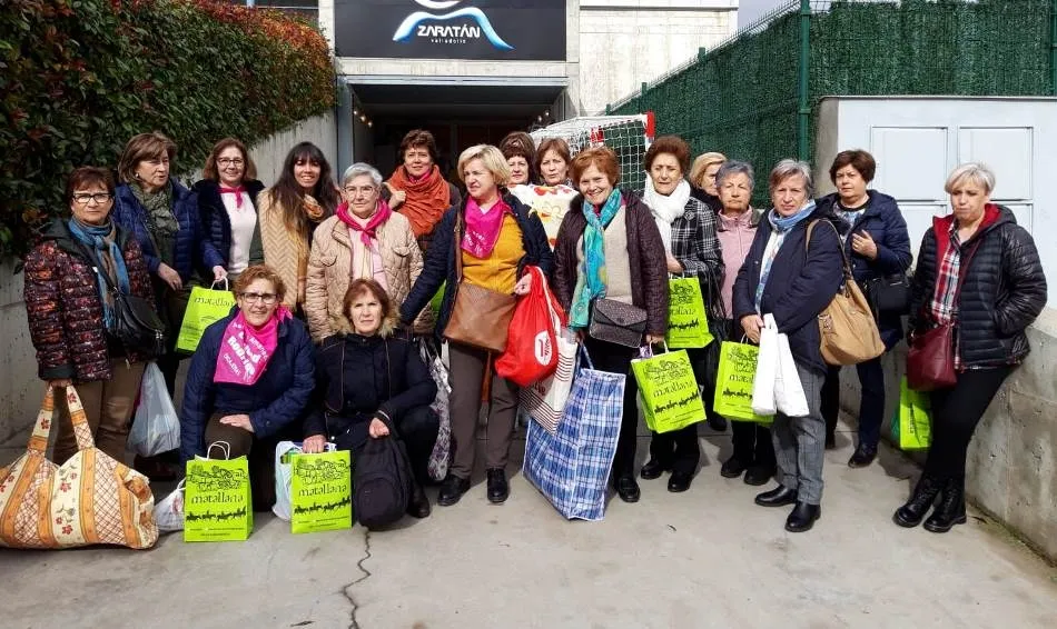 Foto 2 - Encajeras de Mir&oacute;briga y comarca participan en el VI Encuentro Villa de Zarat&aacute;n  